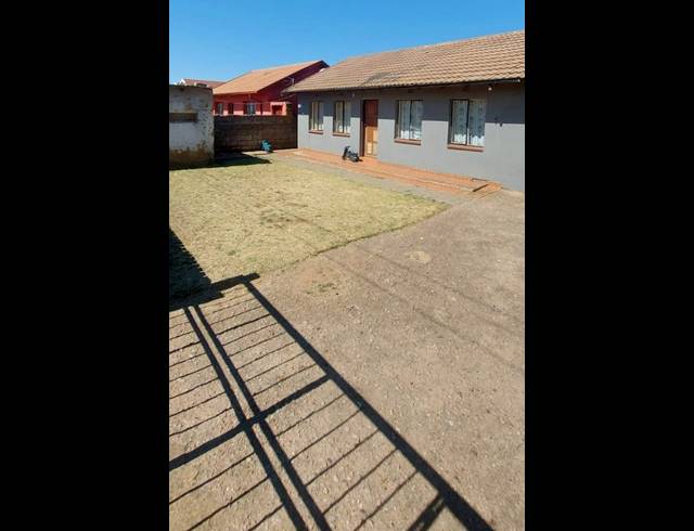2 BEDROOM HOUSE FOR SALE IN MOHLAKENG
